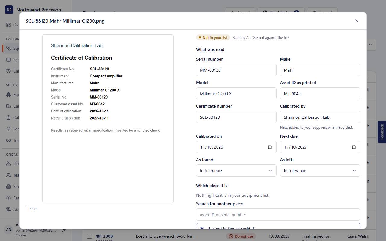 Un certificado cargado junto a los datos extraídos